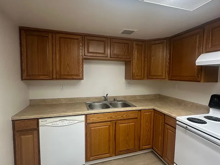 15165 Pratola Ct — Photo 9