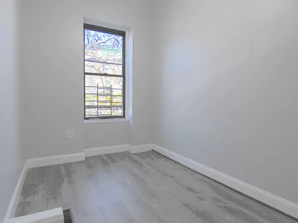 446 Bainbridge Street image 12 of 17