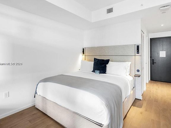 4th image of 398 NE 5th St #17