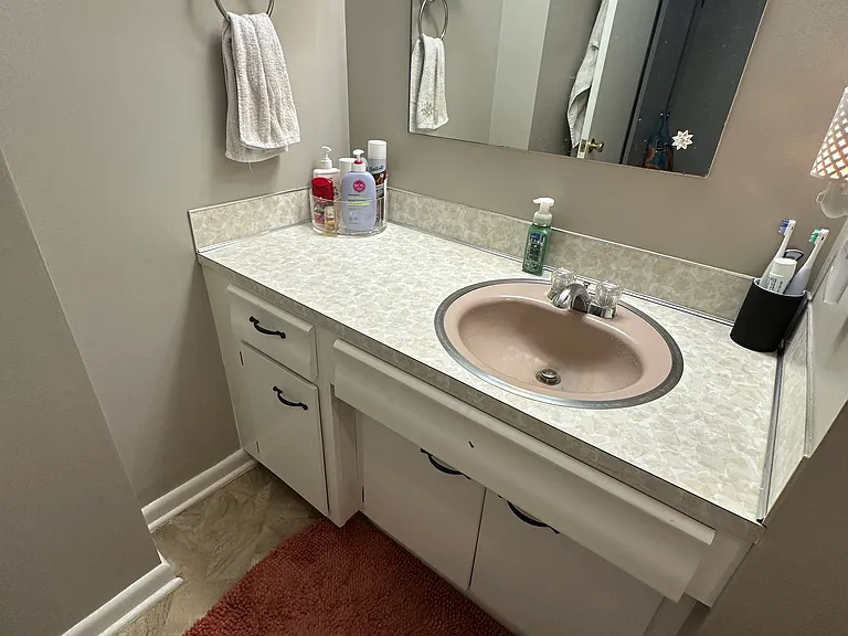1812 Avenue C — Photo 7