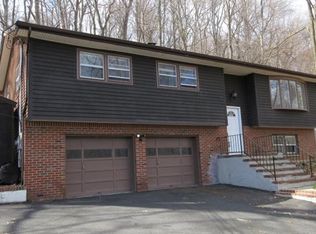 100 Seneca Lake Rd, Sparta, NJ 07871