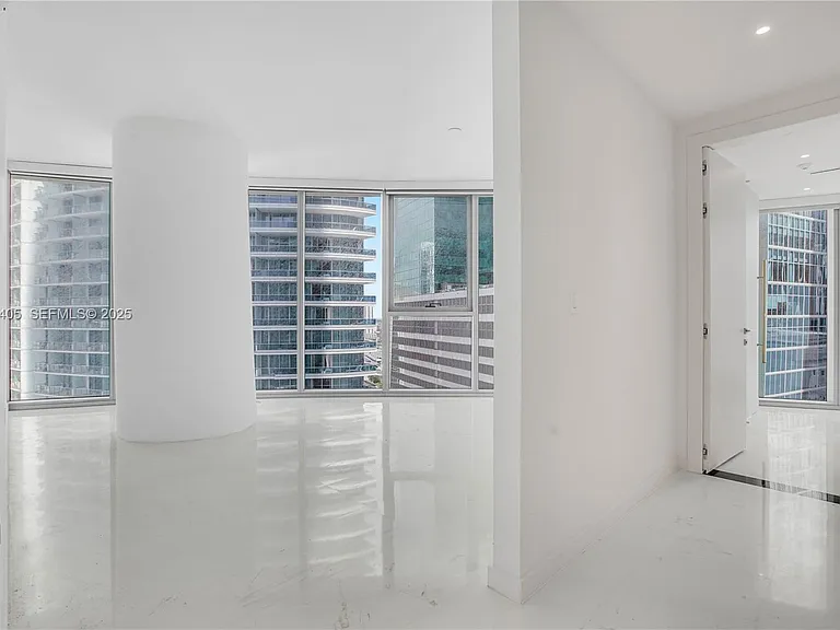 300 Biscayne Boulevard Way #2107 — Photo 5