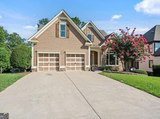 16 Creekview Dr SE, Cartersville, GA 30120
