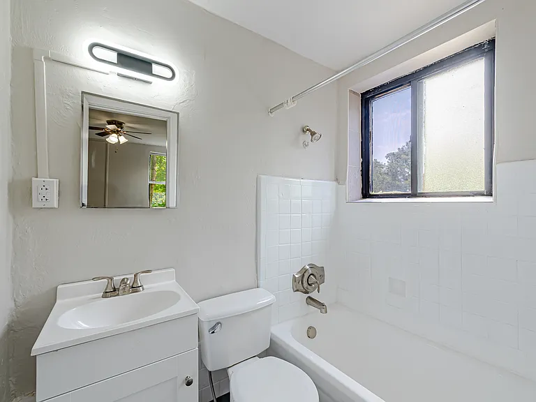 Palm Garden Apartments — Photo 30