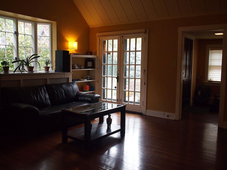 Front living room & front entranceway