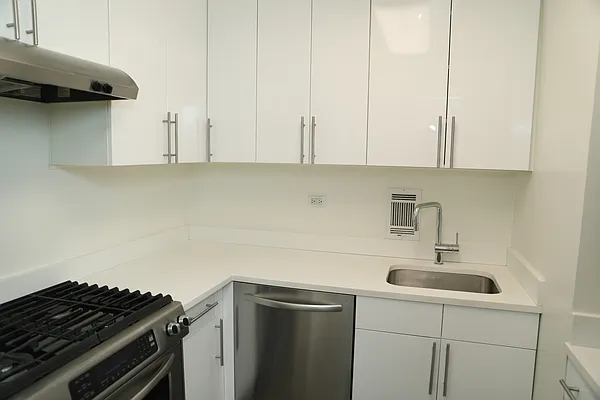 Rented by Olympia House Delaware LP | media 26