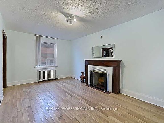 3rd image of 103 Keele St