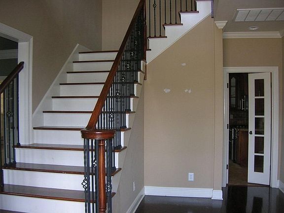 2nd image of 2510 Wyngate Dr