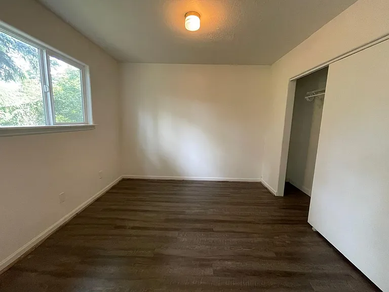 669 S Main St — Photo 18