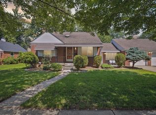 27728 Grant St, Saint Clair Shores, MI