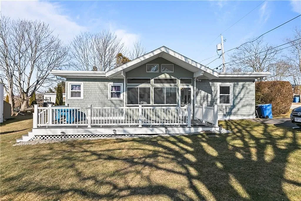 30 Warren Ave — Photo 1