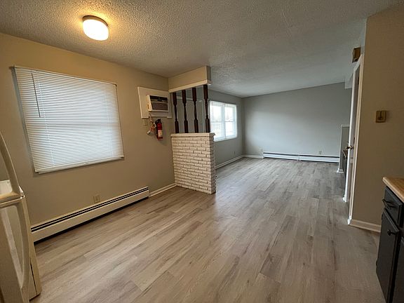 5th image of 817 Central Ave #A