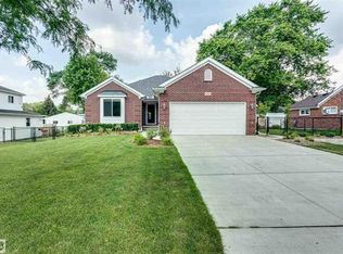 3618 Harrison Ave, Rochester Hills, MI 48307