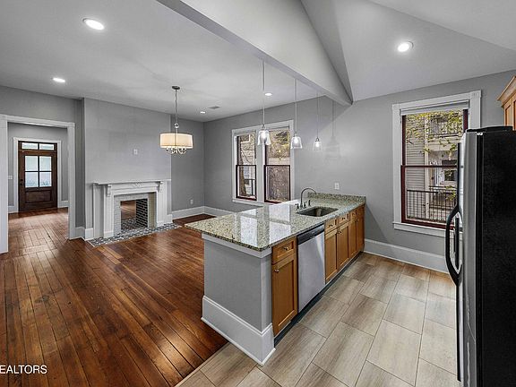 2nd image of 1815 Highland Ave