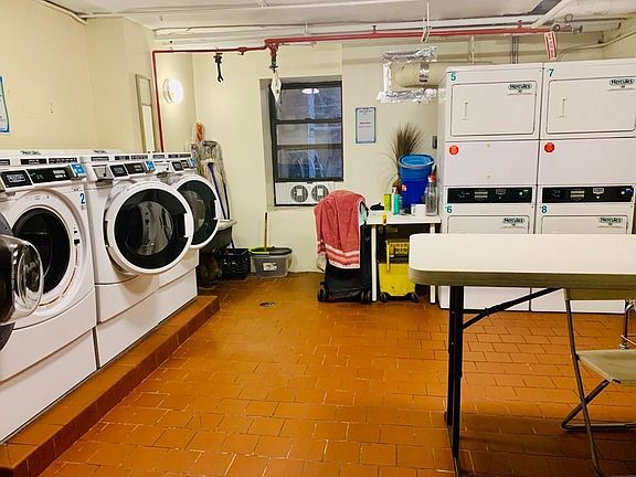 5th image of 214 E 51st St #B5