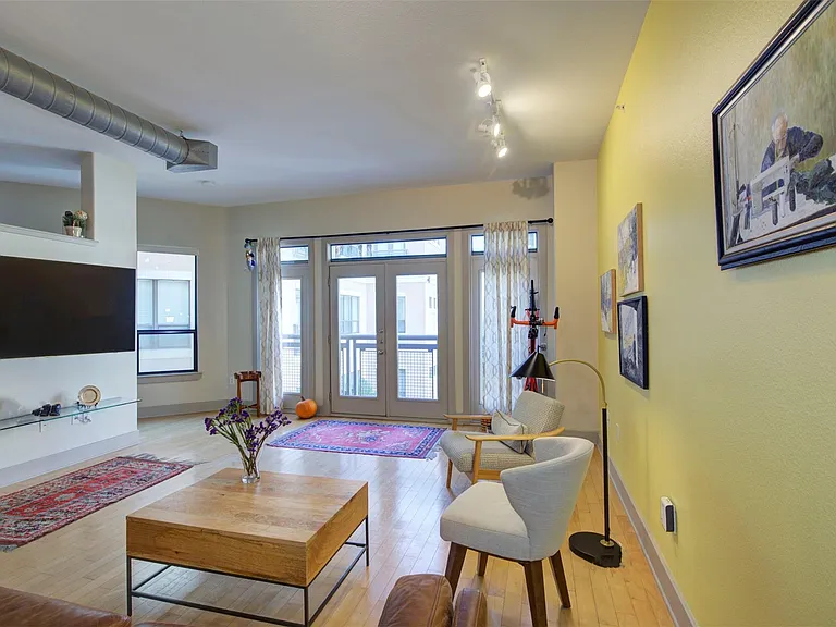 1901 Post Oak Blvd #3304 — Photo 2
