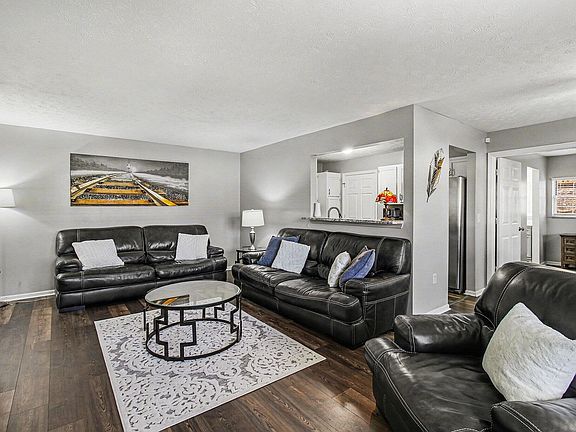 4th image of 28 Highland Meadows Cir Suite 4