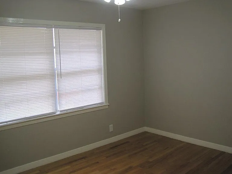 1124 Lawrence St — Photo 11