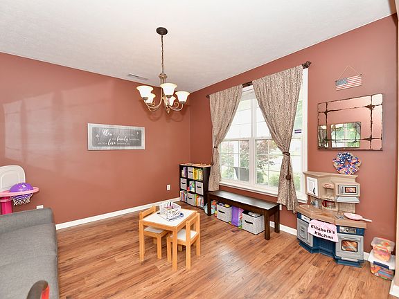 4th image of 5329 Bombay Dr