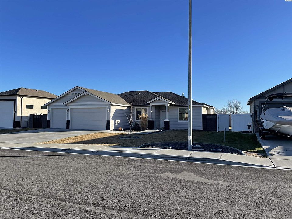 1st image of 3610 Curtis Dr