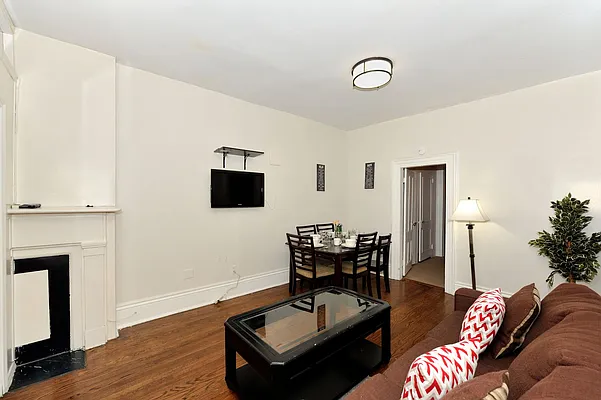 Rented by Eisenberg Exclusives | media 12