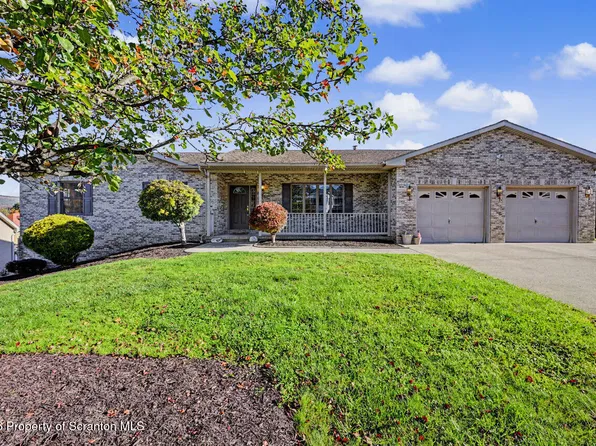 304 School Side Dr, Scranton, PA 18512