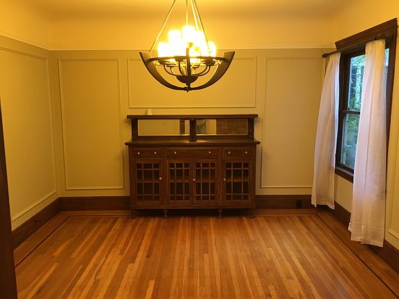 3rd image of 319 Carl St
