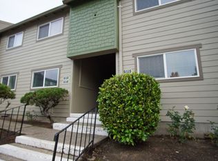 Top Floor 1 Bed in Buckman Neighborhood!, Portland, OR 97214