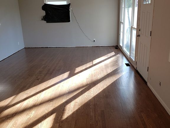 4th image of 2037 223rd St