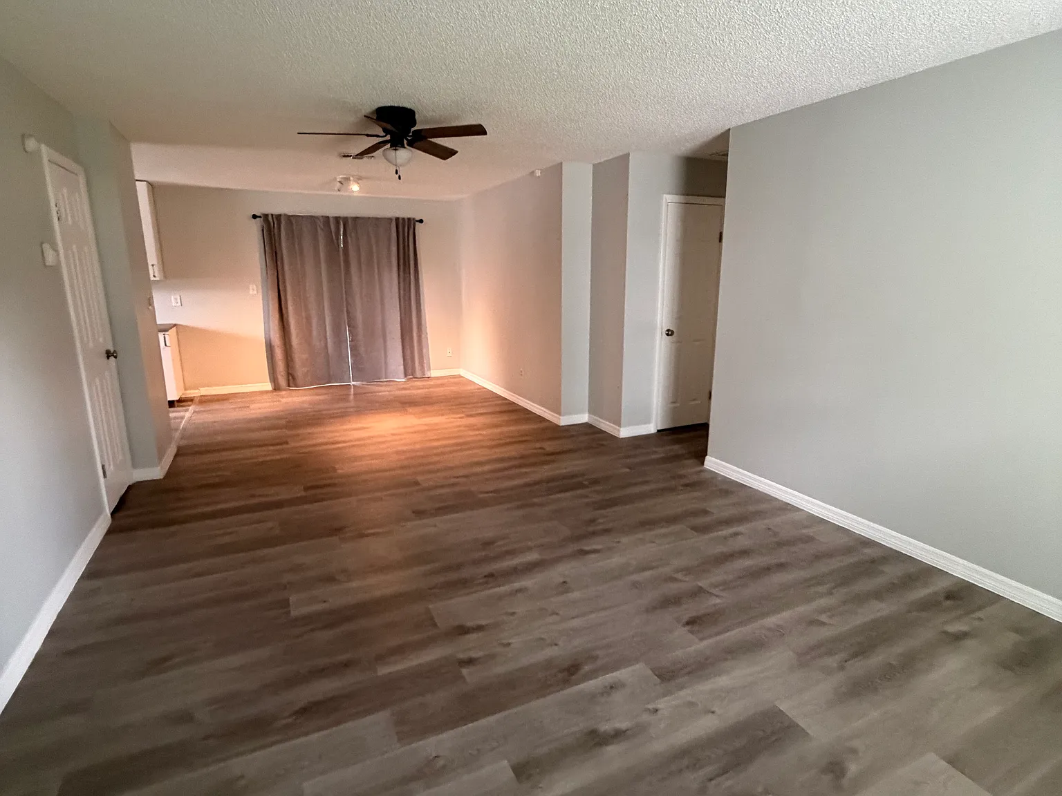 4720 E Linebaugh Ave — Photo 2