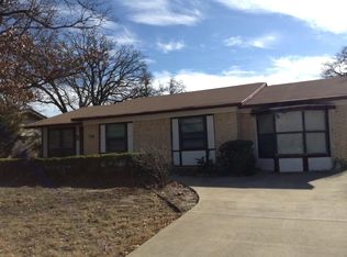 12404 Meadowcrest Ln, Balch Springs, TX 75180