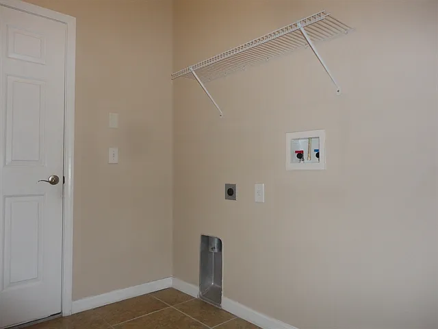 3213 Dunstable Dr — Photo 16