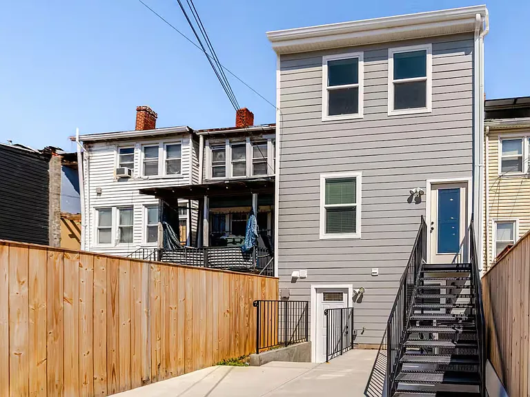 1331 Queen St NE — Photo 7