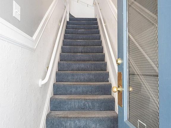 2nd image of 1452 Leavenworth St