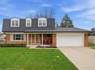 39722 Aynesley St, Clinton Township, MI
