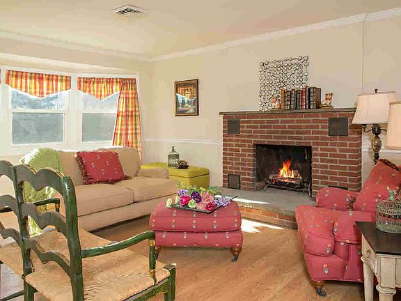 5th image of 95 W Cookingham Dr