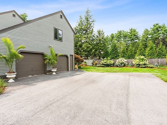 4th image of 7 Saddle Ridge Rd