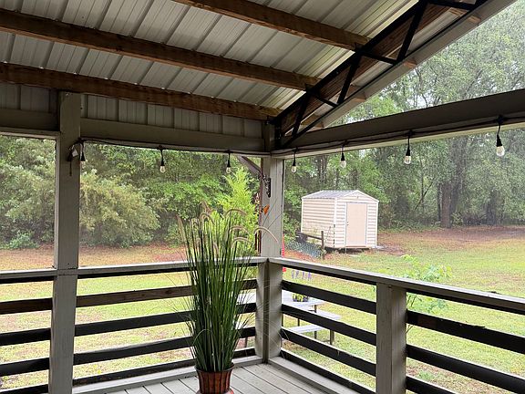 3rd image of 521 NE Cherry Lake Cir