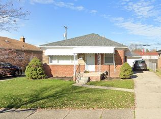 18551 Holland Ave, Eastpointe, MI 48021