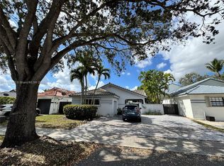 15148 NW 89th Ave, Miami Lakes, FL 33018