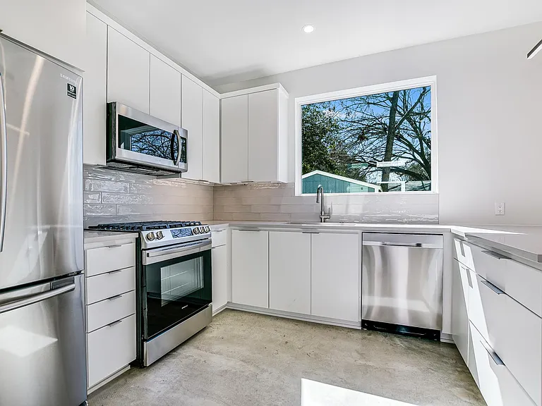 1701 W Saint Johns Ave — Photo 12