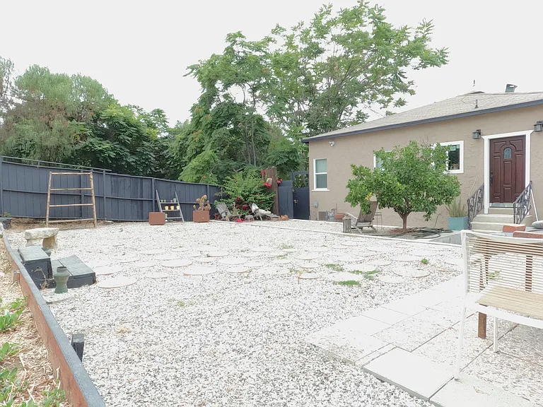 2421 Alcazar St — Photo 29