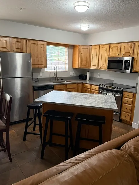2 bed, 1028 sqft, $2,700 — Photo 3