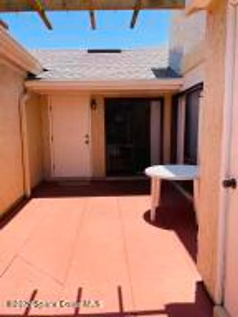 Short Term OR Long Term Rental Fully Furnished!! — Photo 2
