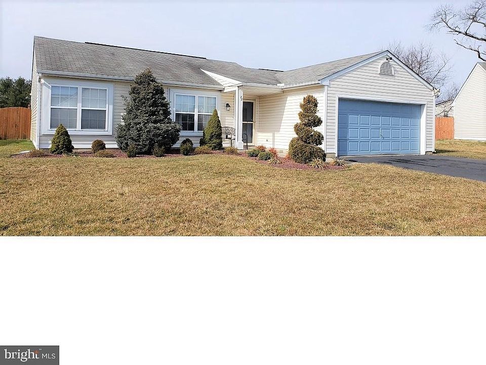 1st image of 22 Patricia Cir