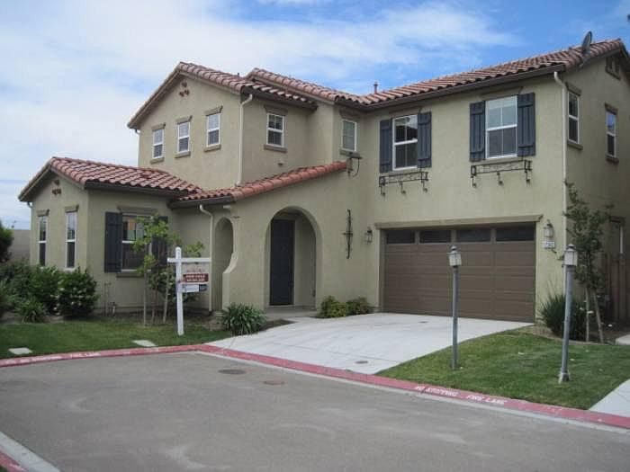 Front view of the house.