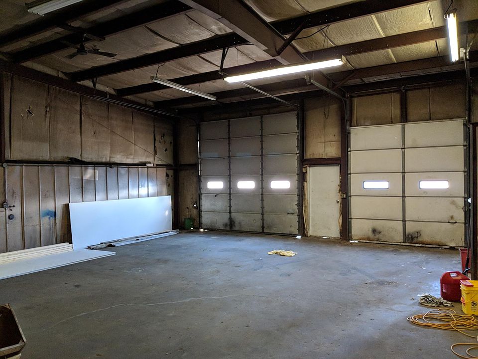 2nd image of 17321 N Service Rd #A