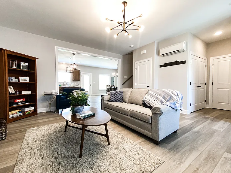 1031 Ridgestone Ct — Photo 4