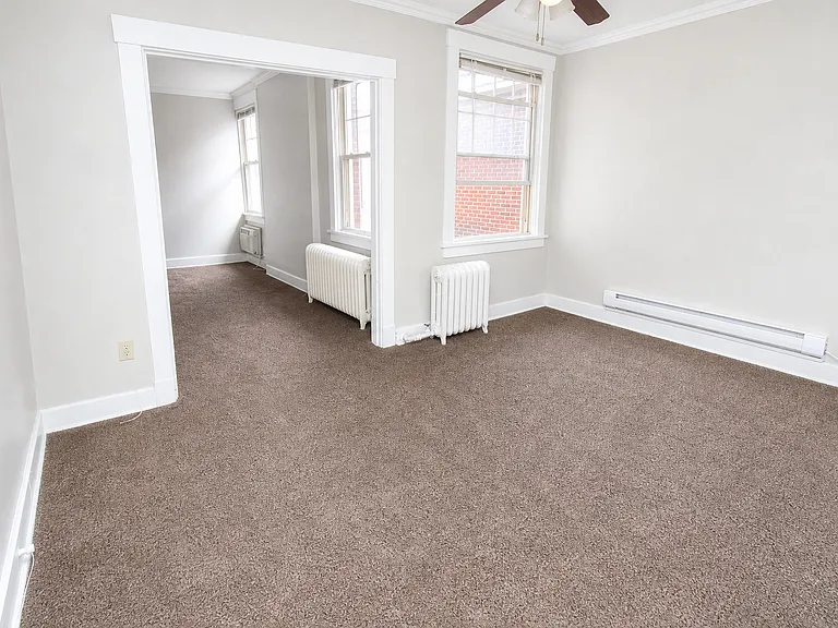 5621 Hobart St — Photo 4