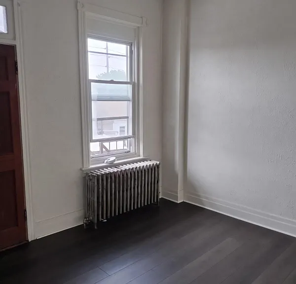 323 W Lehman St — Photo 4